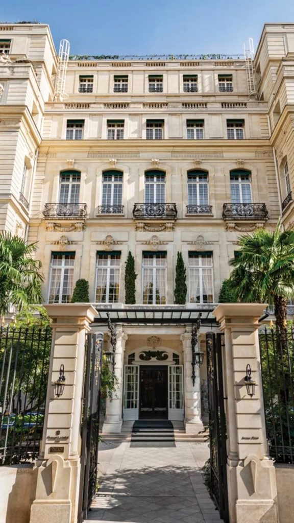 Shanrgri-La Paris
